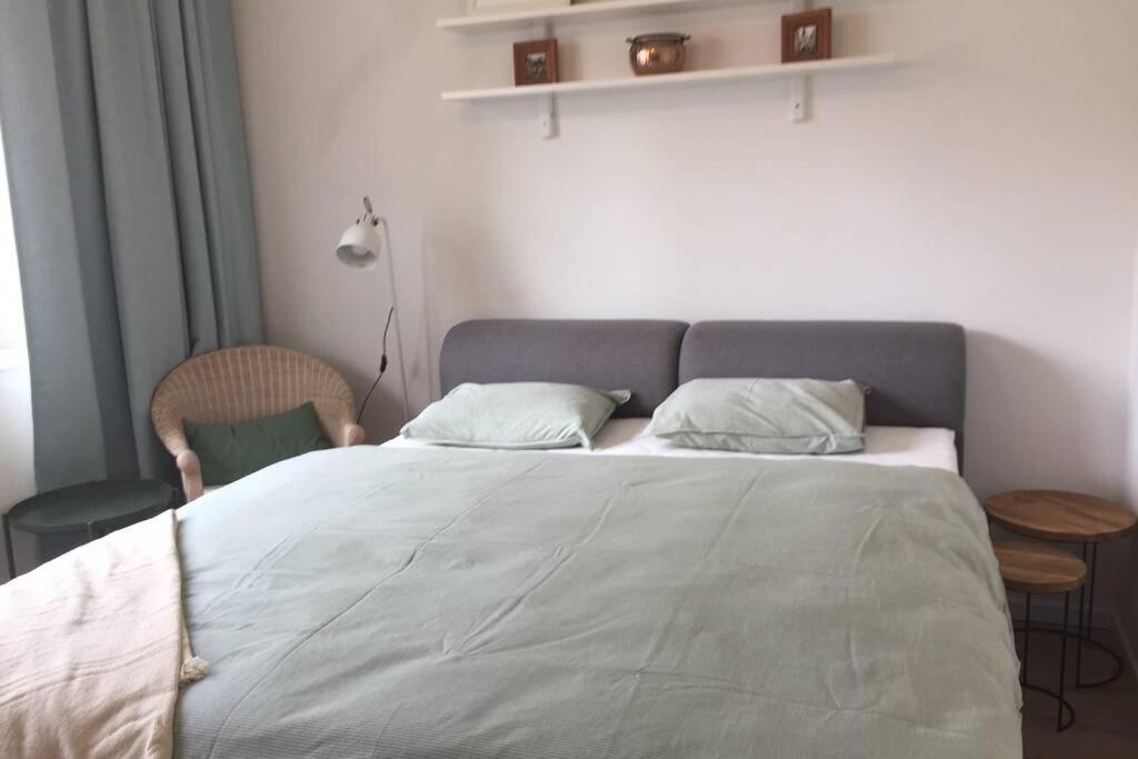 A Cosy Studio In The City Centre Братислава Экстерьер фото